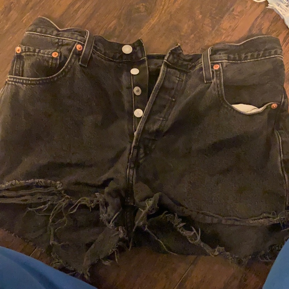 Black Levi cut off shorts